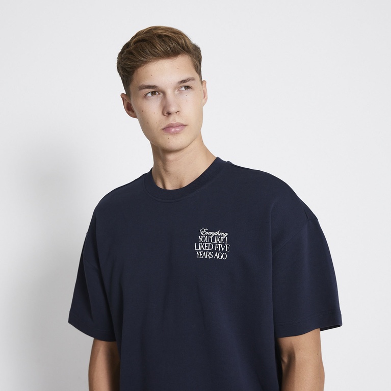 Printti college-T-paita "Drop"